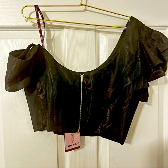 FLOR ET.AL
JACKSON RUFFLED ONE SHOULDER MOIRE CROP TOP - Picture 4 of 8
